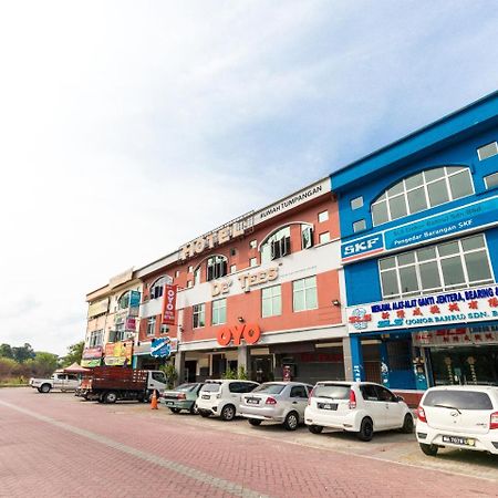 Hotel De' Tees, Masai Utama باسير غونداغ المظهر الخارجي الصورة