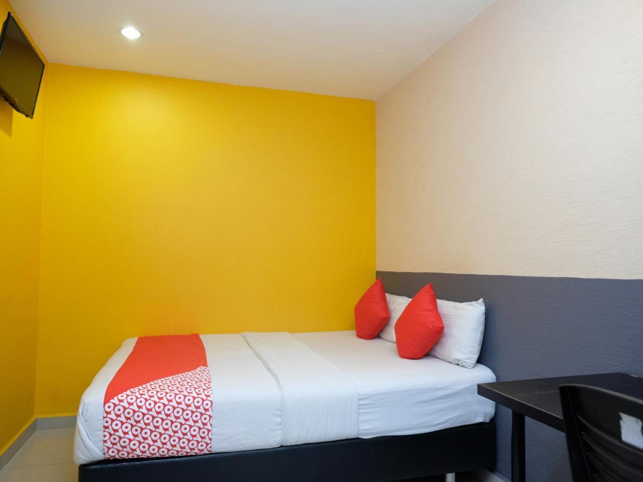 Hotel De' Tees, Masai Utama باسير غونداغ المظهر الخارجي الصورة