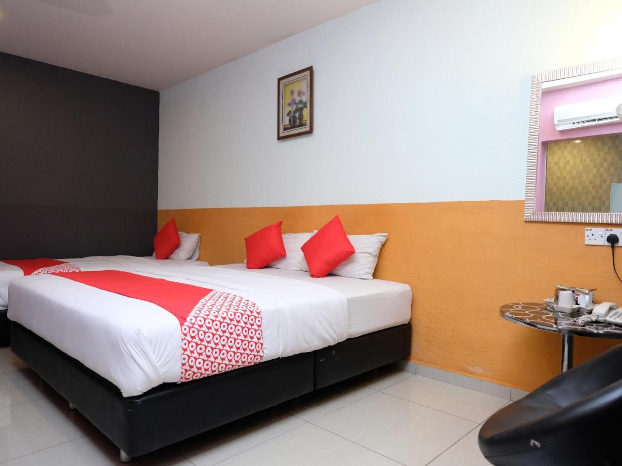 Hotel De' Tees, Masai Utama باسير غونداغ المظهر الخارجي الصورة