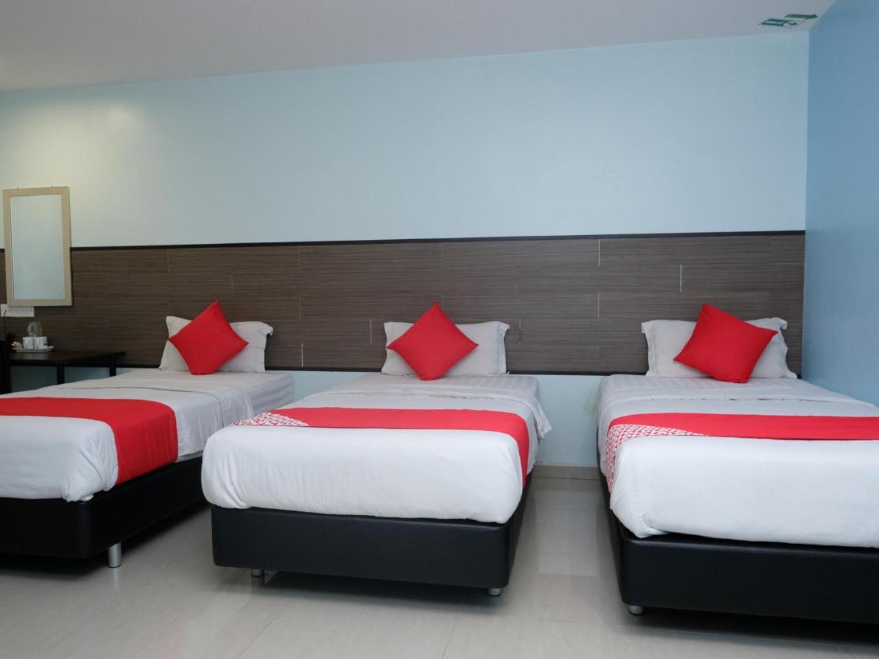 Hotel De' Tees, Masai Utama باسير غونداغ المظهر الخارجي الصورة