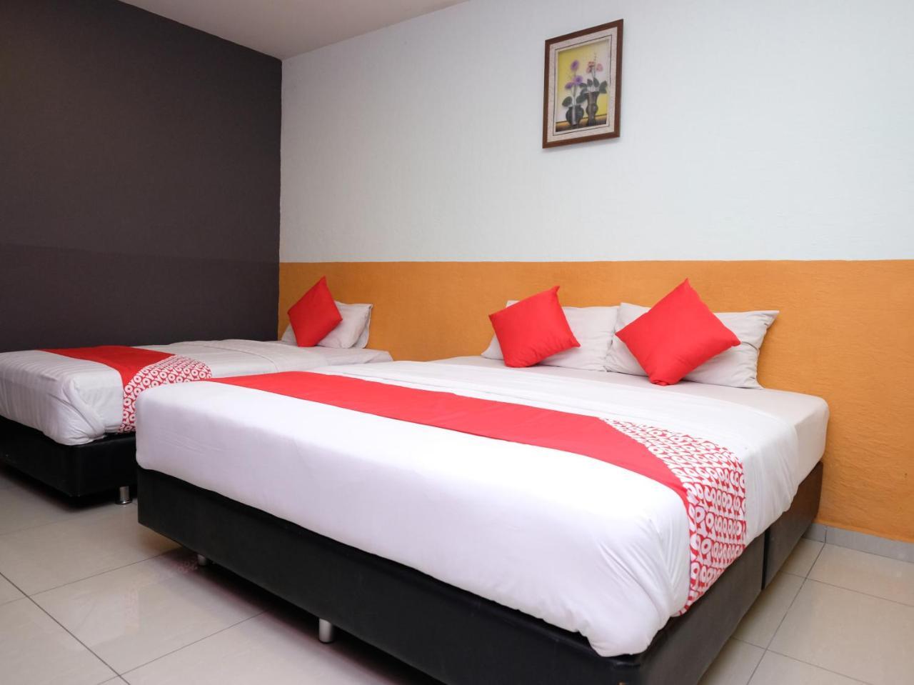 Hotel De' Tees, Masai Utama باسير غونداغ المظهر الخارجي الصورة