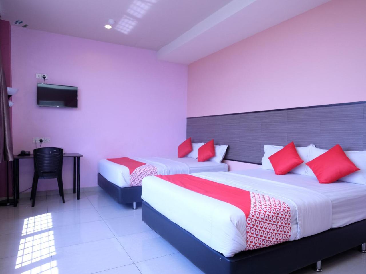 Hotel De' Tees, Masai Utama باسير غونداغ المظهر الخارجي الصورة