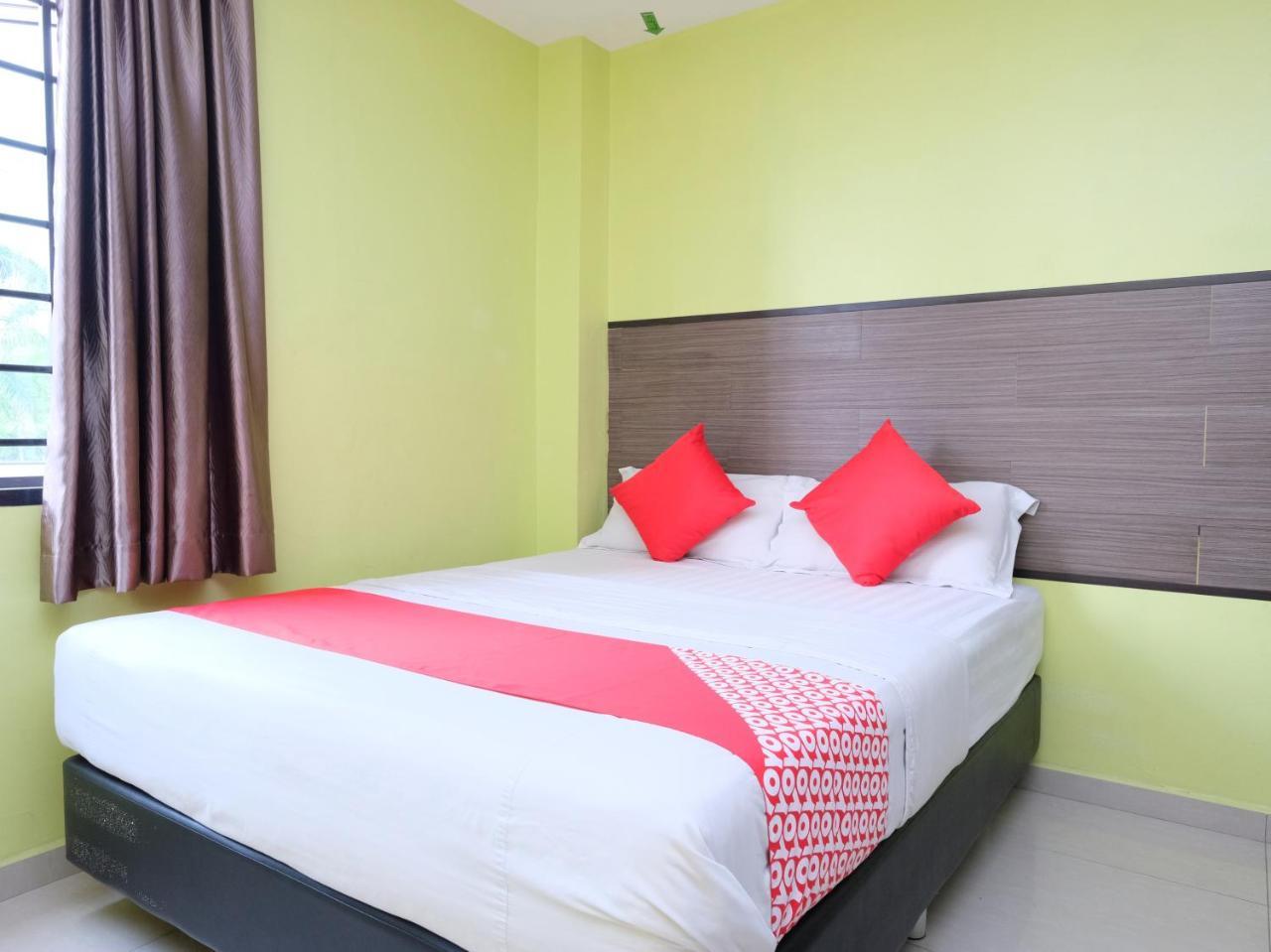 Hotel De' Tees, Masai Utama باسير غونداغ المظهر الخارجي الصورة