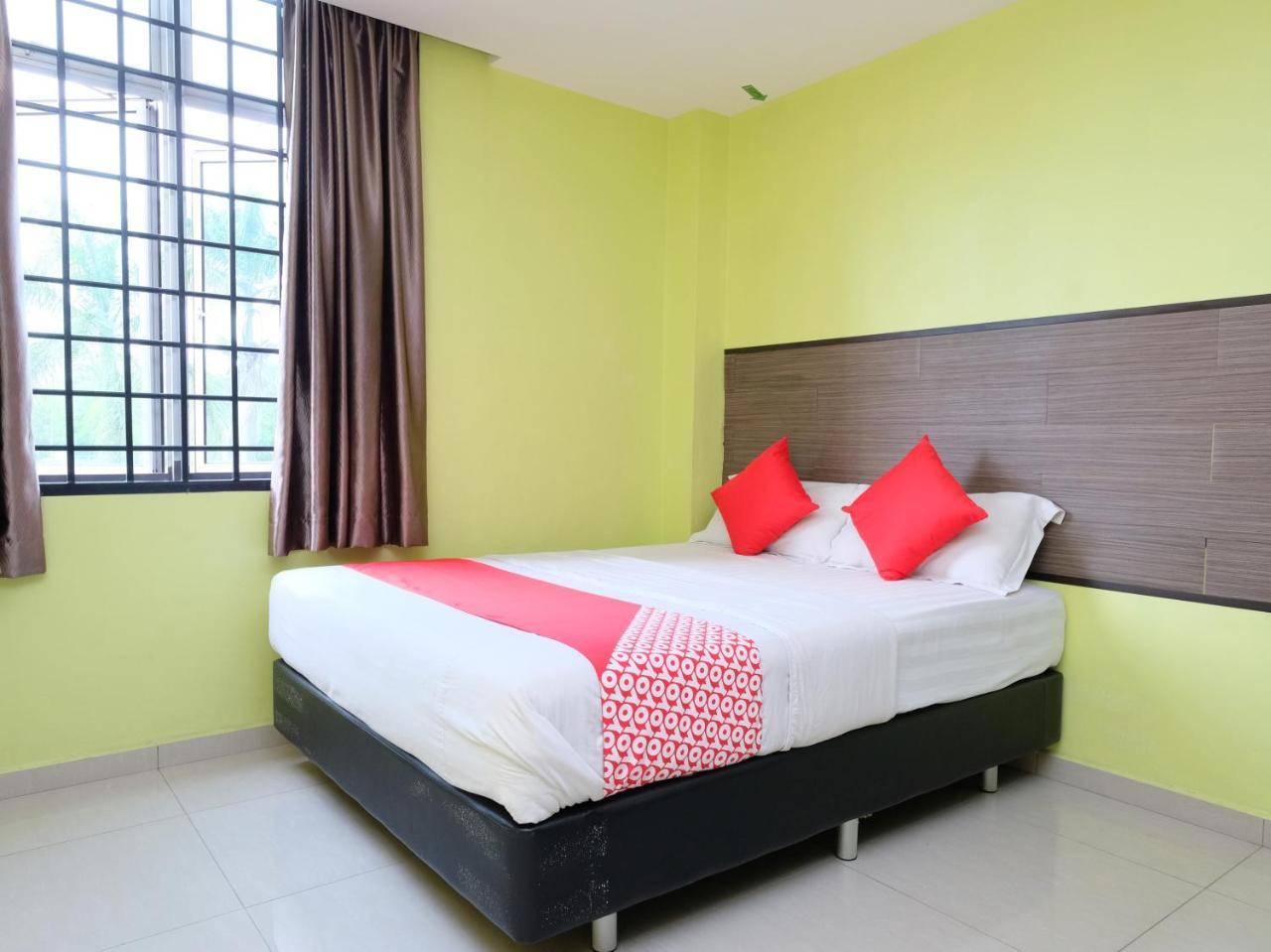 Hotel De' Tees, Masai Utama باسير غونداغ المظهر الخارجي الصورة