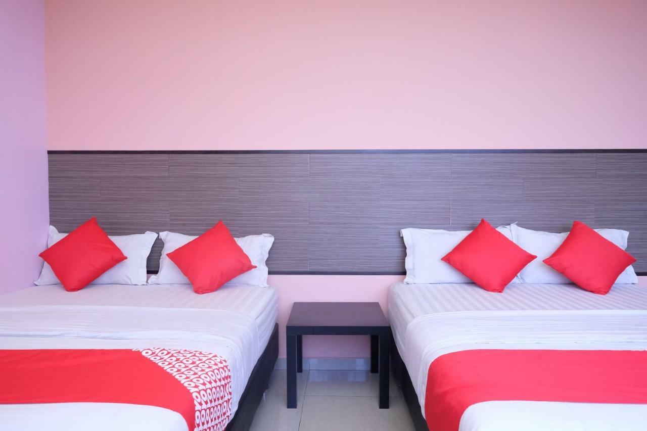 Hotel De' Tees, Masai Utama باسير غونداغ المظهر الخارجي الصورة