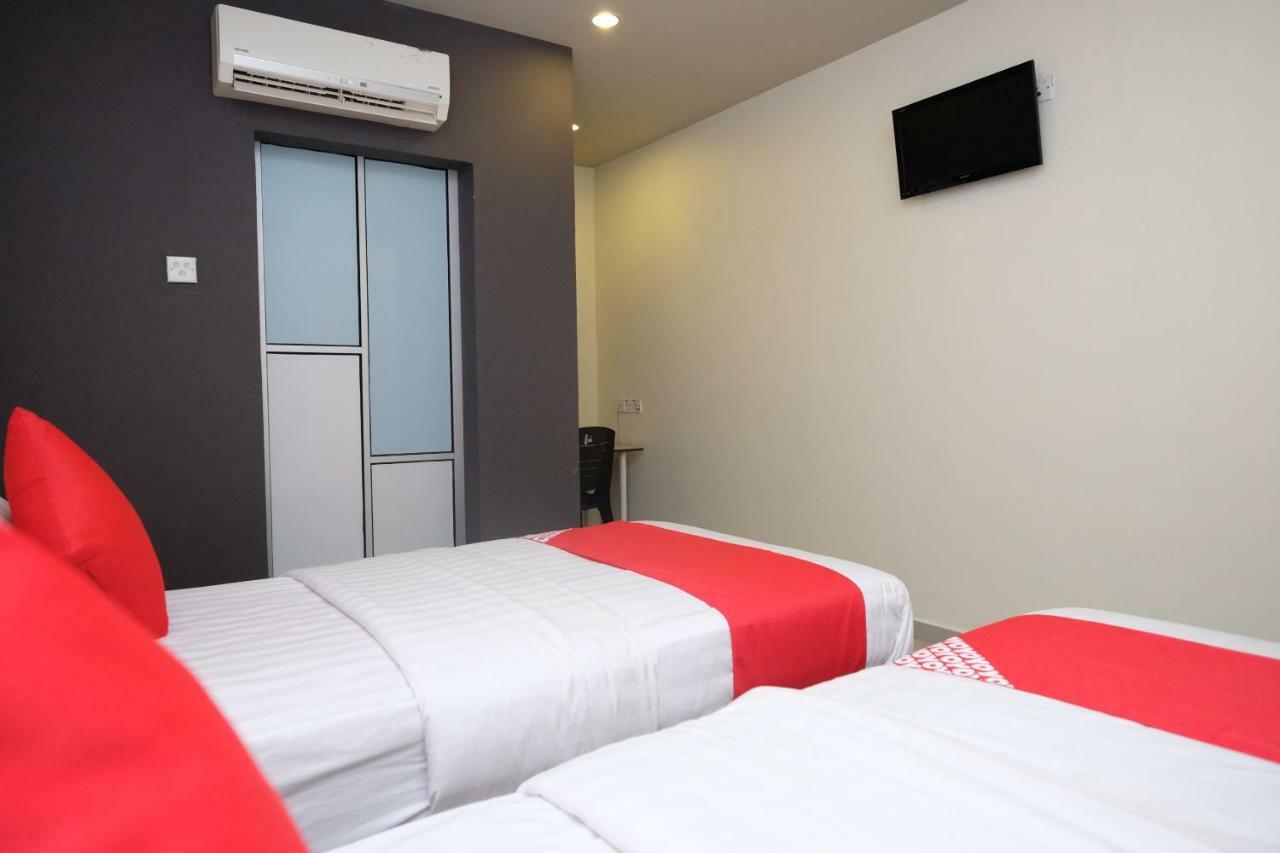 Hotel De' Tees, Masai Utama باسير غونداغ المظهر الخارجي الصورة