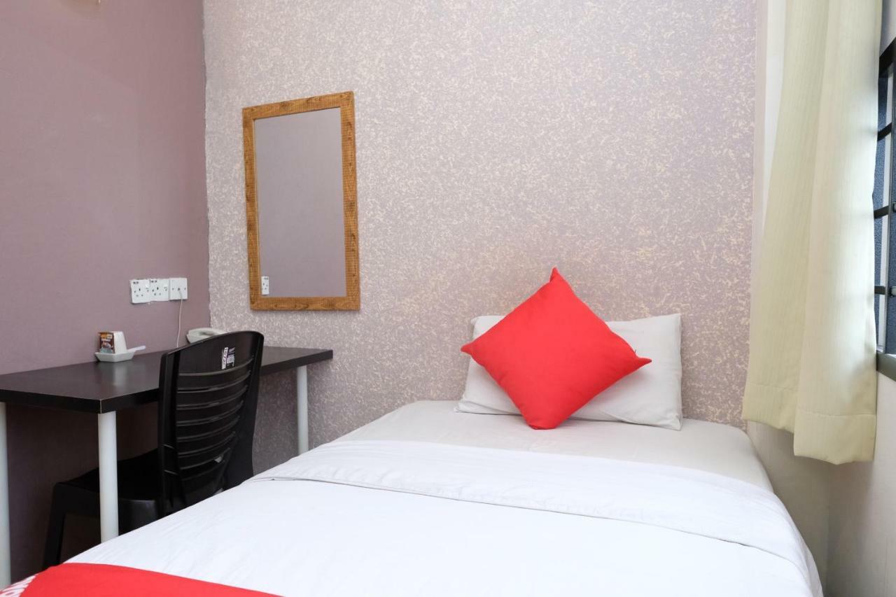Hotel De' Tees, Masai Utama باسير غونداغ المظهر الخارجي الصورة