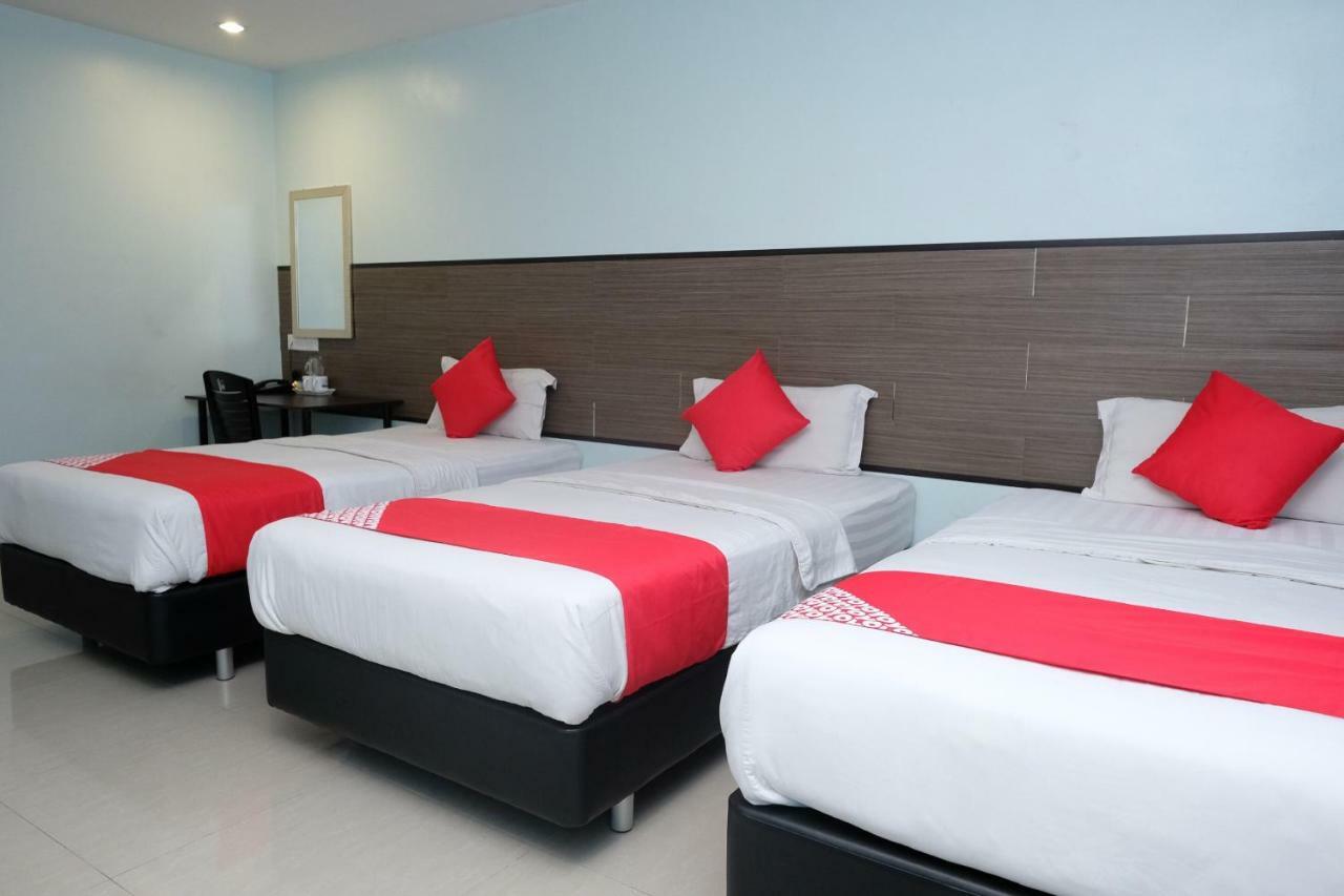 Hotel De' Tees, Masai Utama باسير غونداغ المظهر الخارجي الصورة