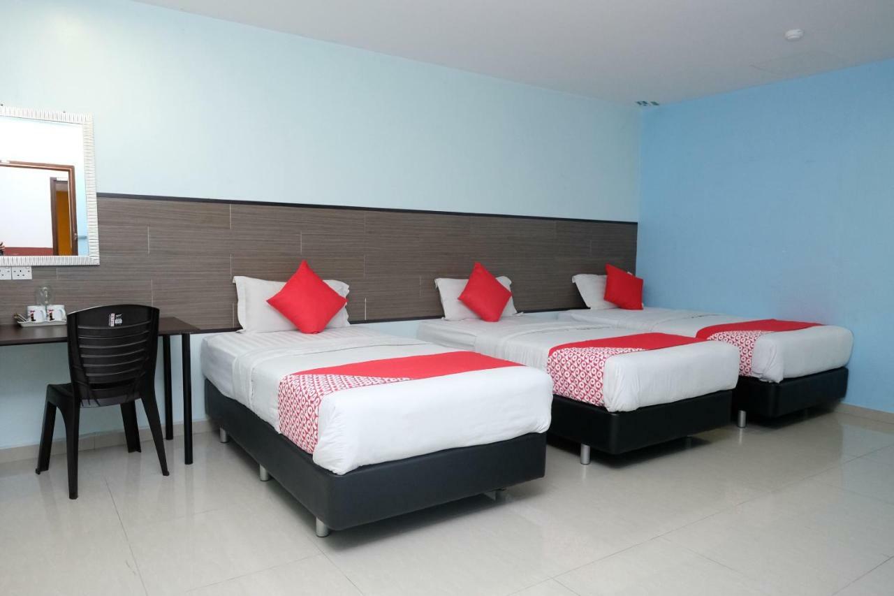 Hotel De' Tees, Masai Utama باسير غونداغ المظهر الخارجي الصورة