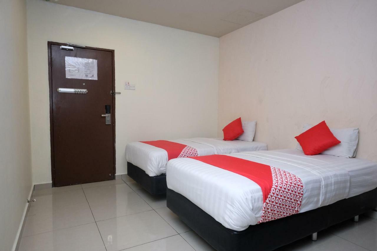 Hotel De' Tees, Masai Utama باسير غونداغ المظهر الخارجي الصورة