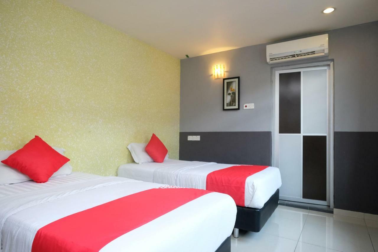 Hotel De' Tees, Masai Utama باسير غونداغ المظهر الخارجي الصورة
