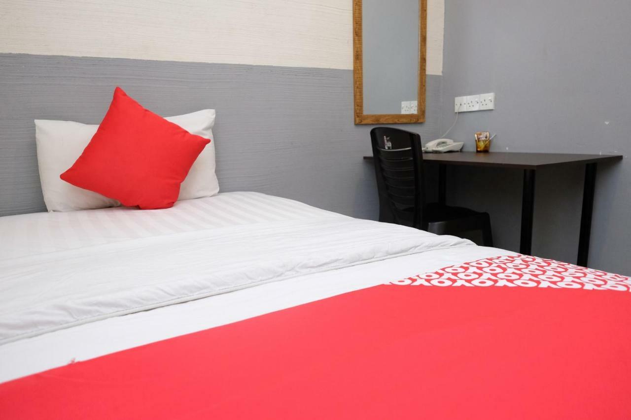 Hotel De' Tees, Masai Utama باسير غونداغ المظهر الخارجي الصورة